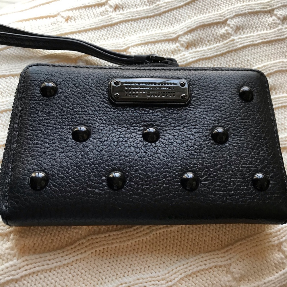 MARC JACOB PHONE WRISTLET